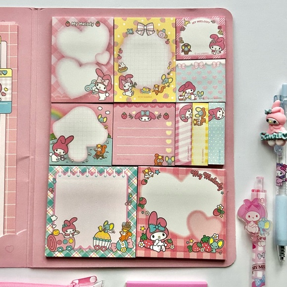 🎄My Melody Lover’s 10-Piece Dream Stationary Dream Bundle - Picture 4 of 9
